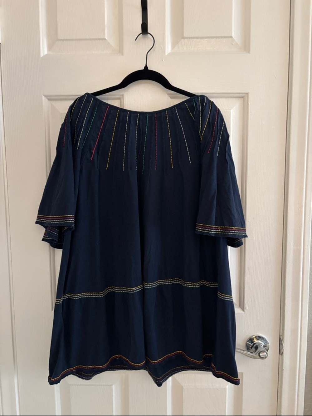Mauve Navy Short-Sleeve Embroidered Tunic Top